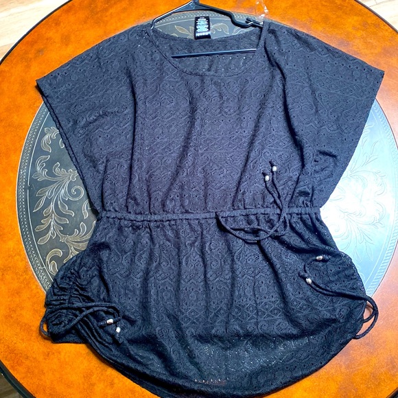 COPY - Catalina Black Cover-Up Size X/L (16-18) - Picture 5 of 6